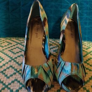 Madden Girl, print fabric pumps
